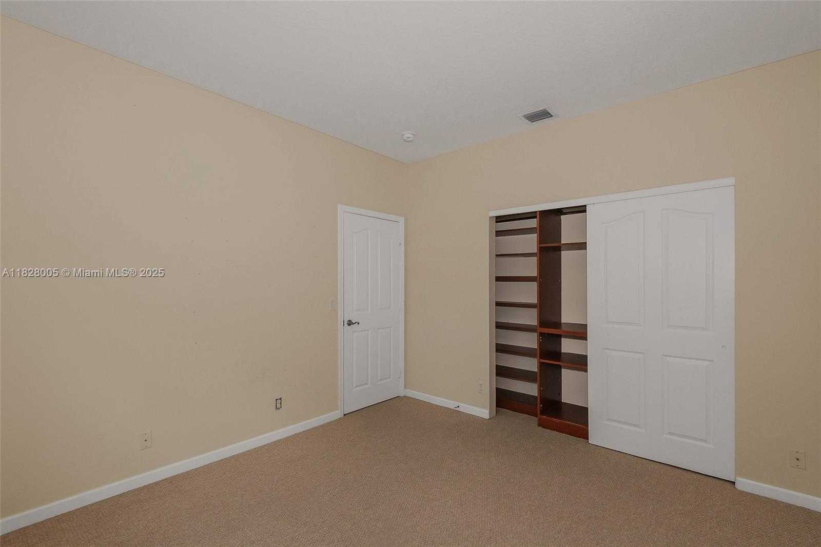 Small Image of 3843 OAK RIDGE CIR, Weston Number 33