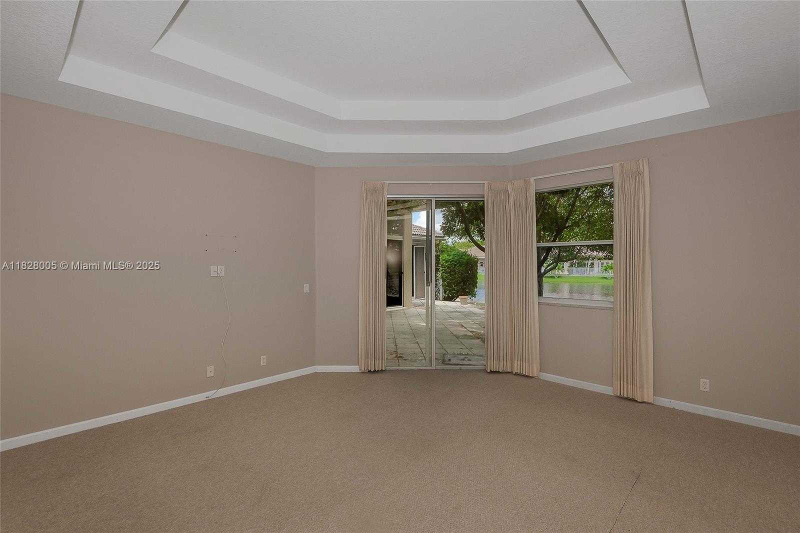 Small Image of 3843 OAK RIDGE CIR, Weston Number 34