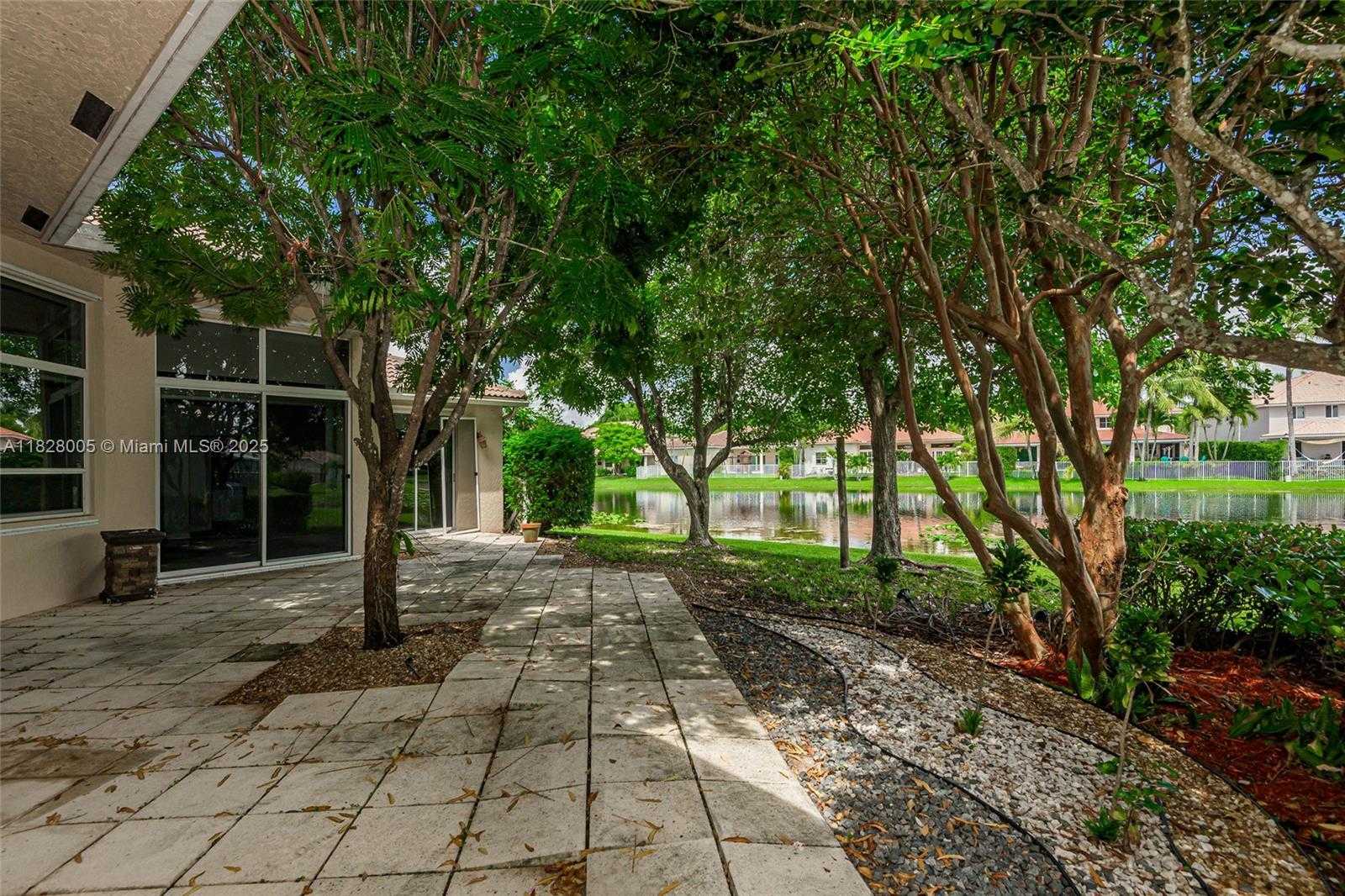 Small Image of 3843 OAK RIDGE CIR, Weston Number 36