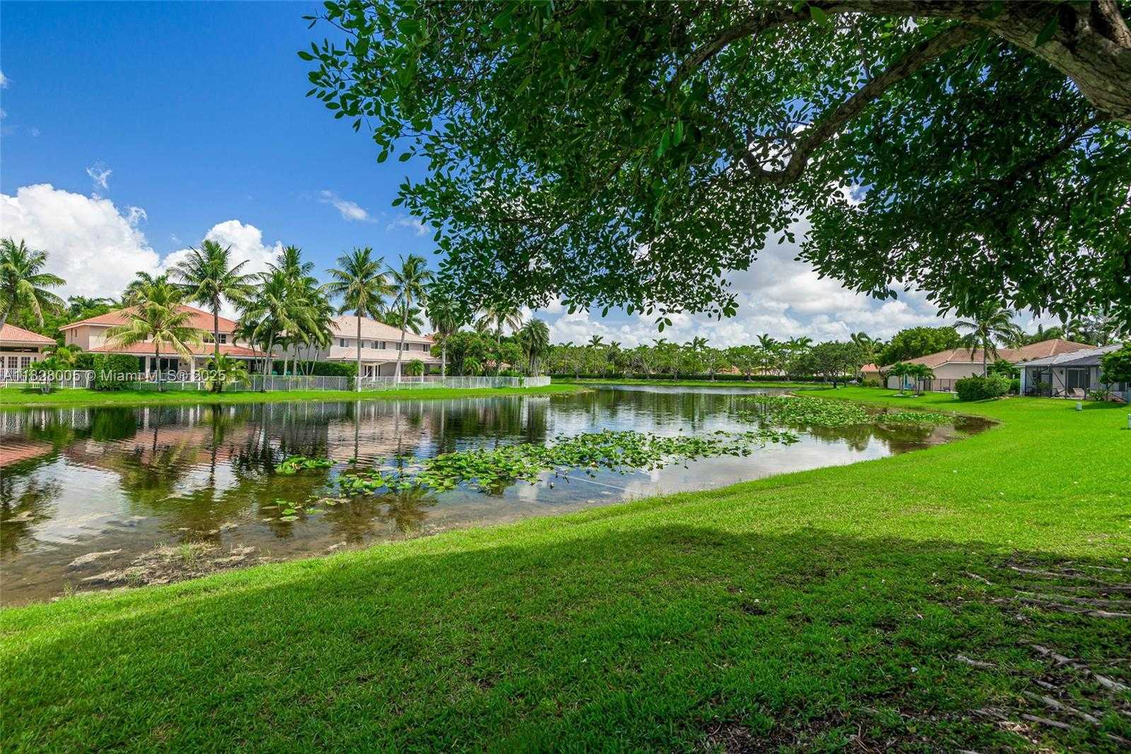 Small Image of 3843 OAK RIDGE CIR, Weston Number 38