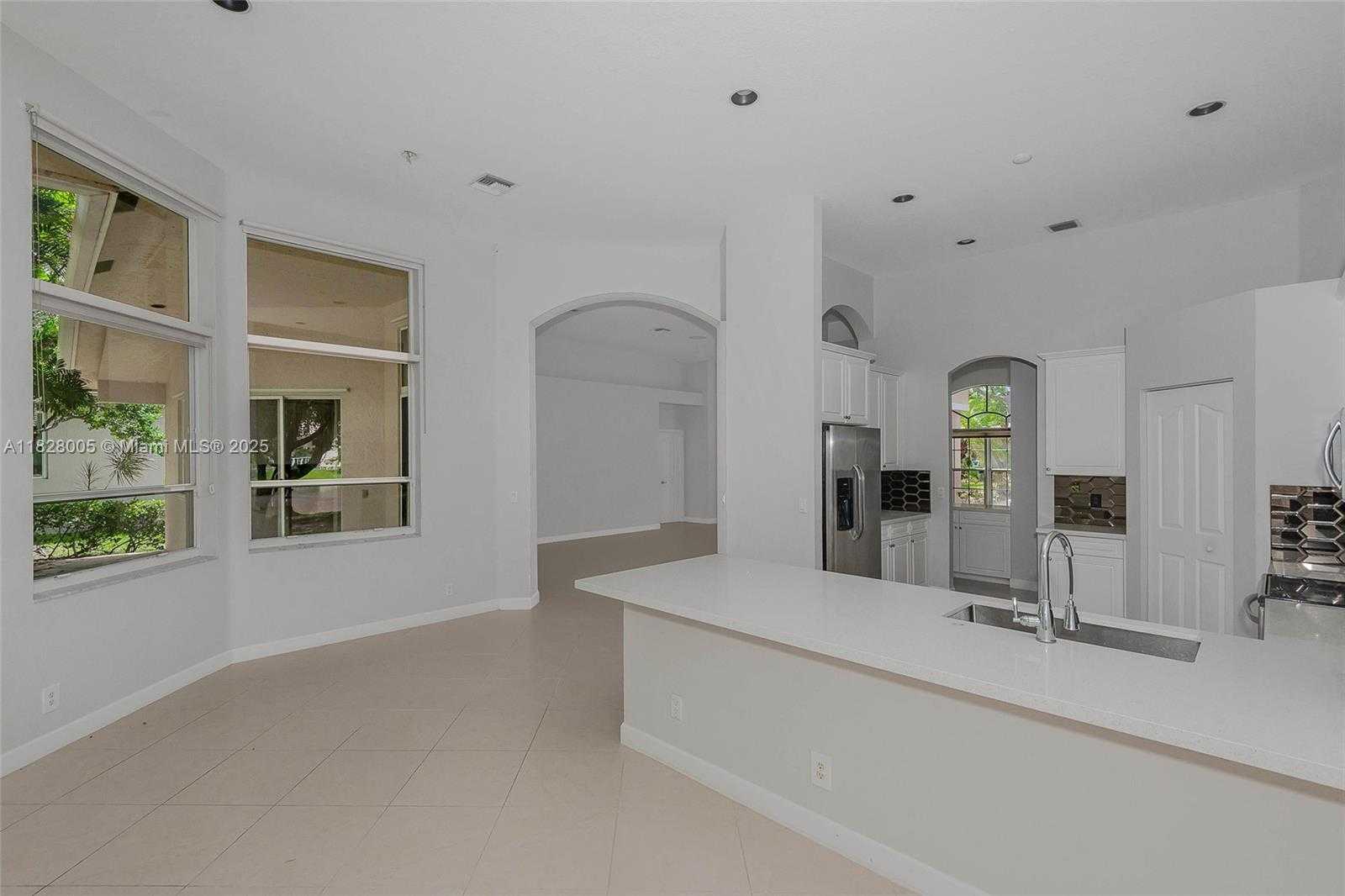 Small Image of 3843 OAK RIDGE CIR, Weston Number 7