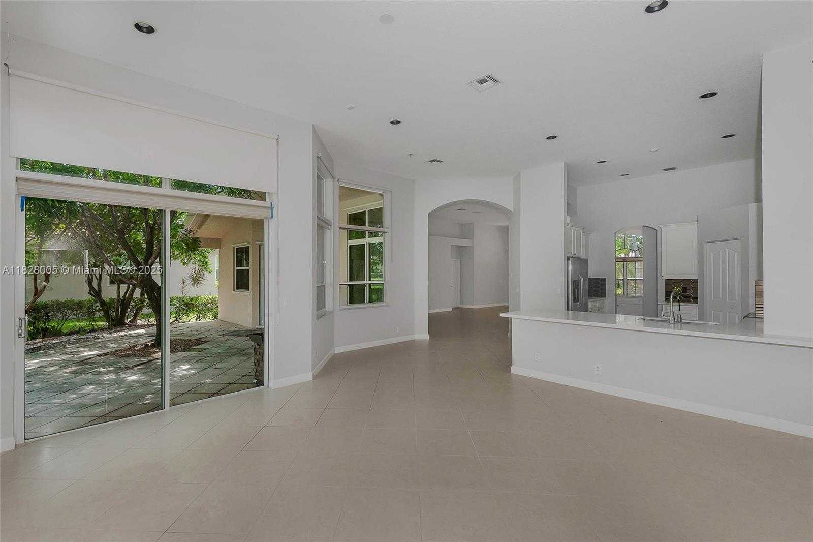 Small Image of 3843 OAK RIDGE CIR, Weston Number 9