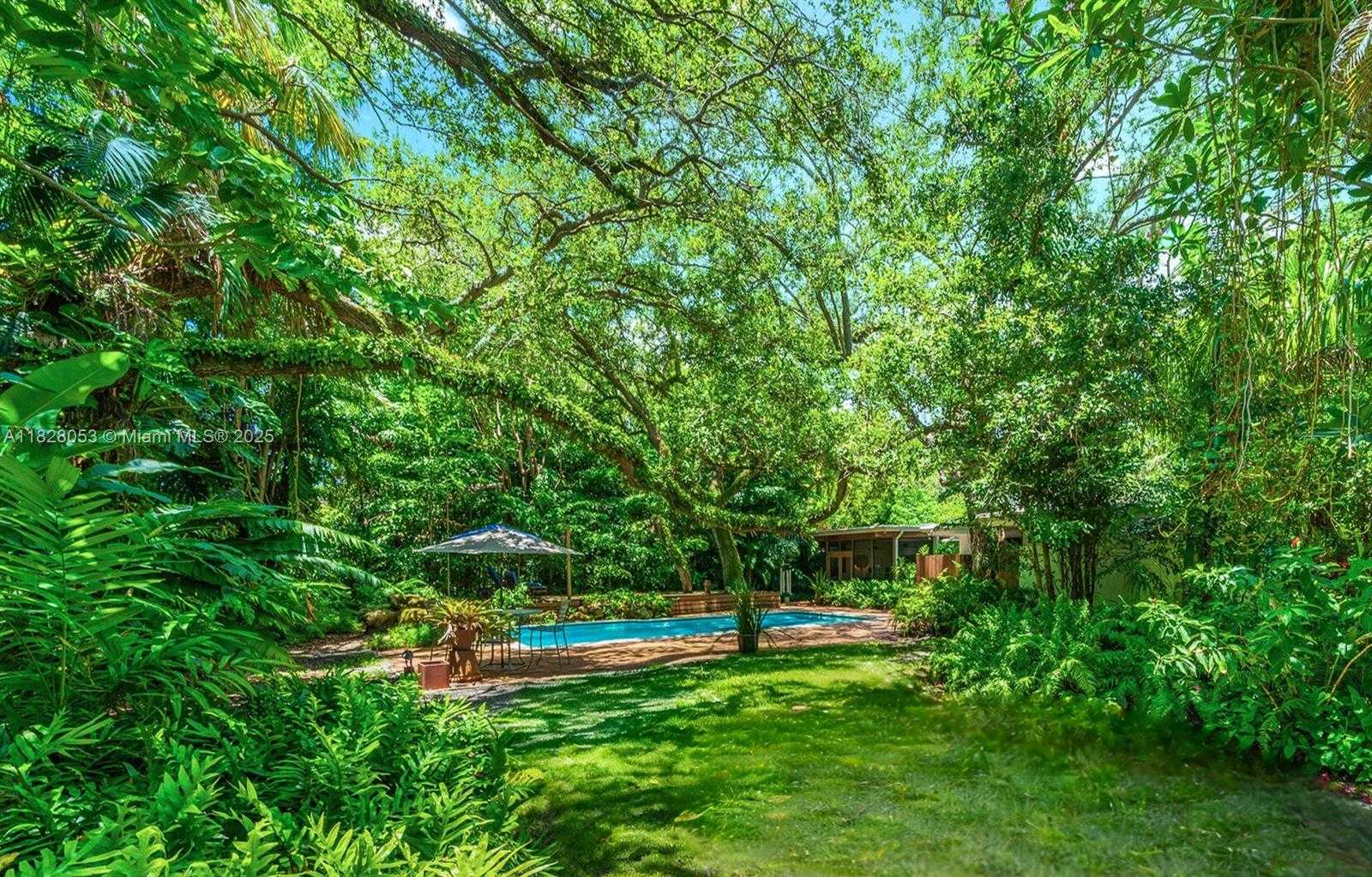 Small Image of 3540 NORTH MOORINGS WAY, Miami Number 15