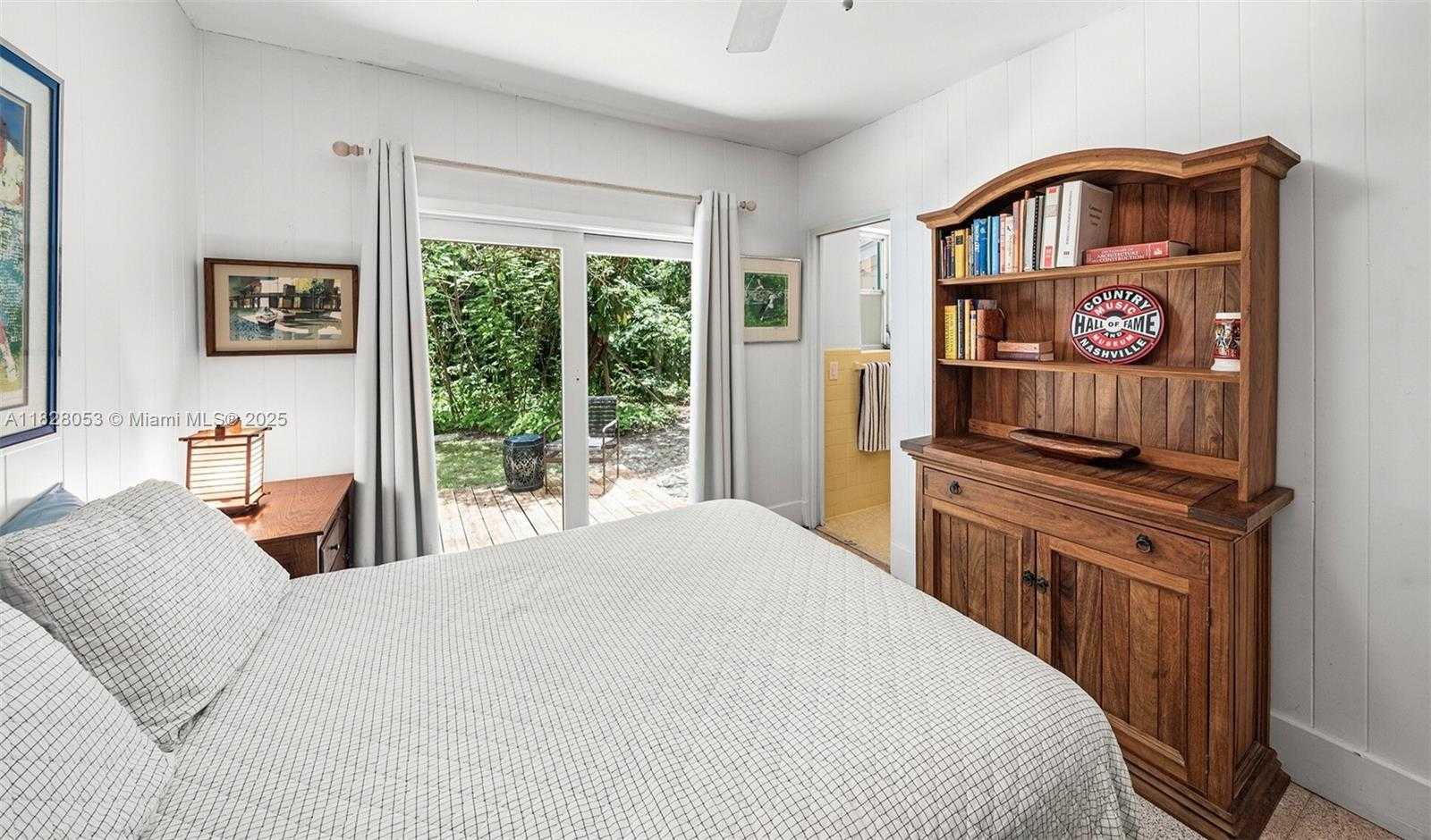 Small Image of 3540 NORTH MOORINGS WAY, Miami Number 26