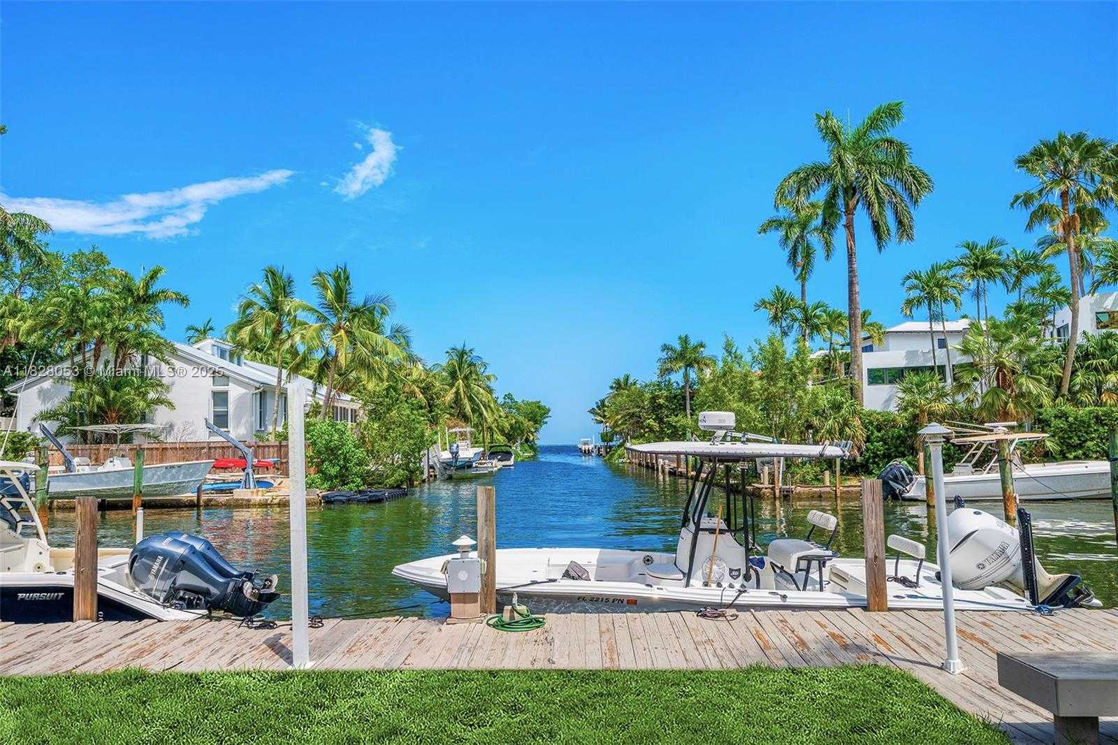 Small Image of 3540 NORTH MOORINGS WAY, Miami Number 27