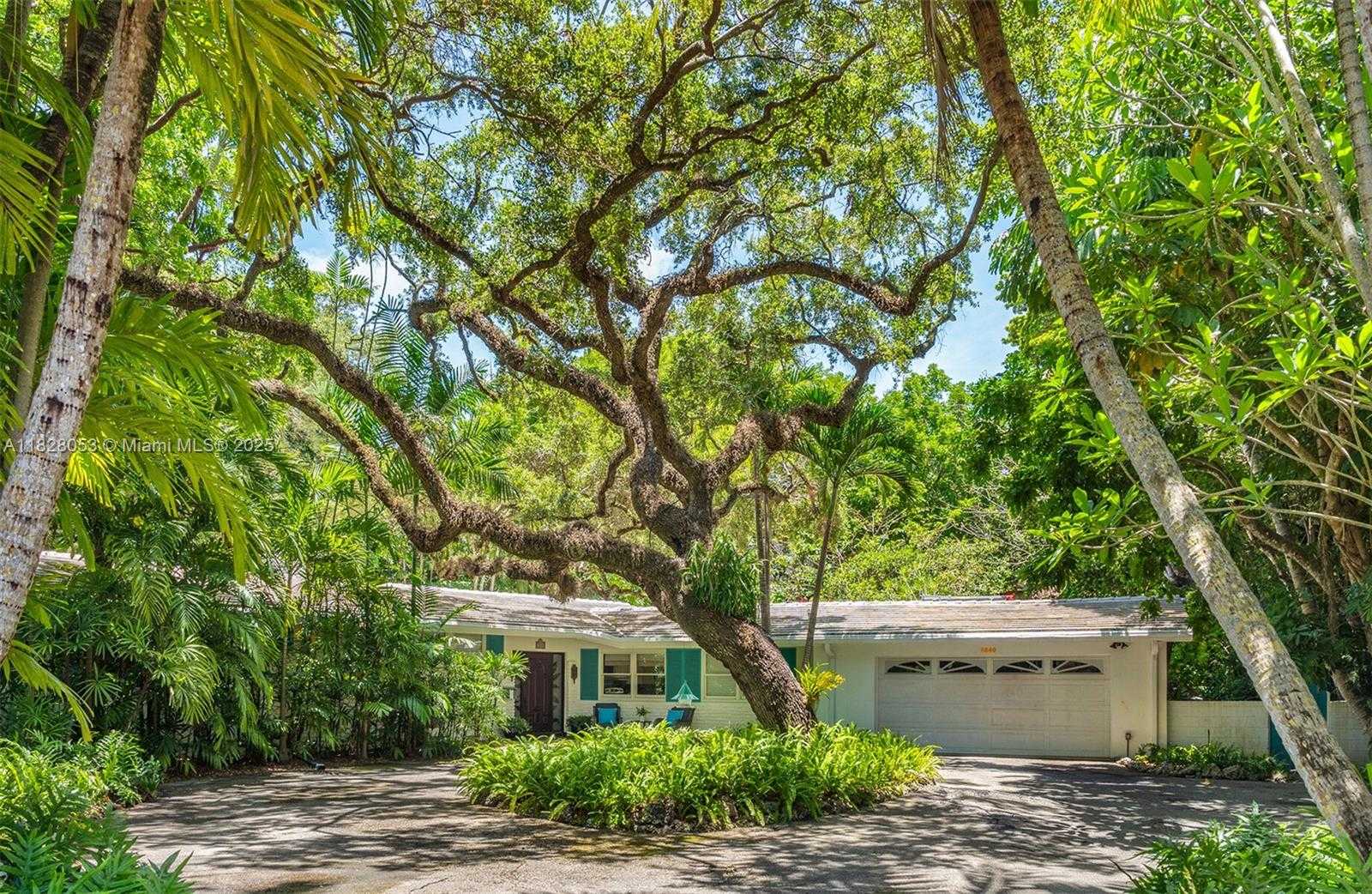 Small Image of 3540 NORTH MOORINGS WAY, Miami Number 6