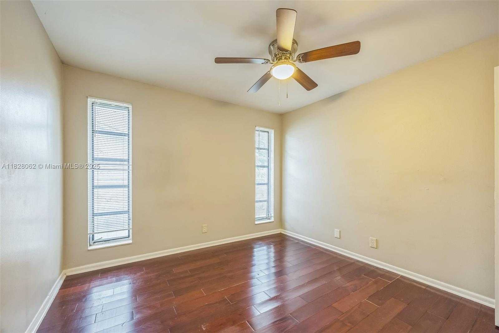 Small Image of 867 RAMBLEWOOD DR, Coral Springs Number 13