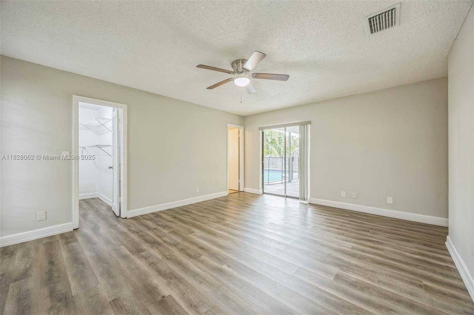 Small Image of 867 RAMBLEWOOD DR, Coral Springs Number 16
