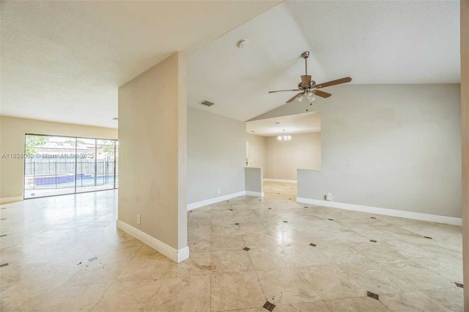 Small Image of 867 RAMBLEWOOD DR, Coral Springs Number 19