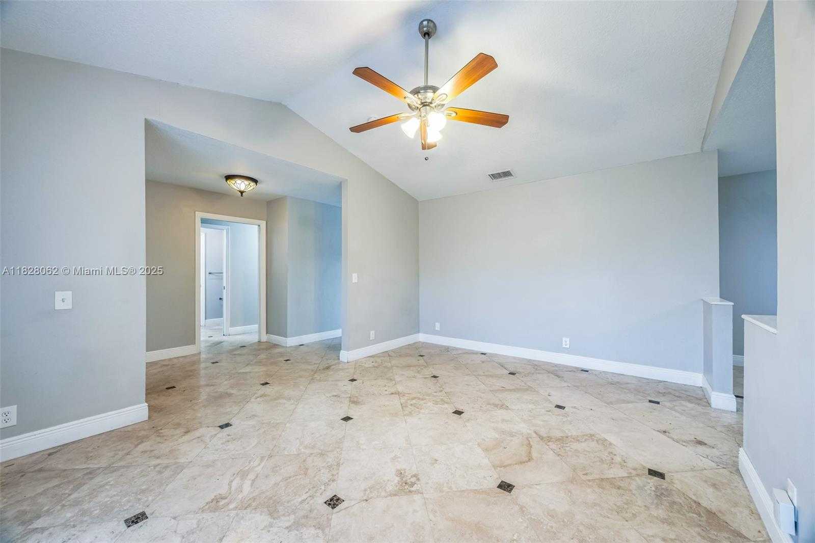 Small Image of 867 RAMBLEWOOD DR, Coral Springs Number 20
