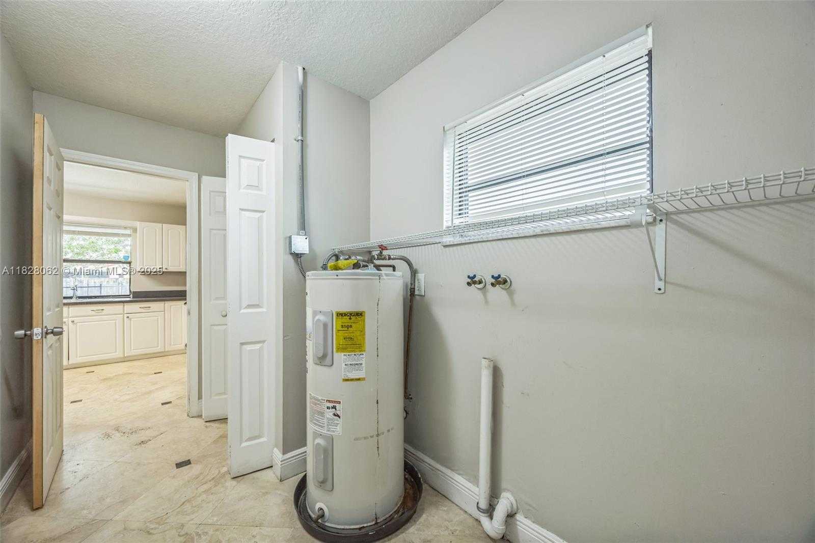 Small Image of 867 RAMBLEWOOD DR, Coral Springs Number 24