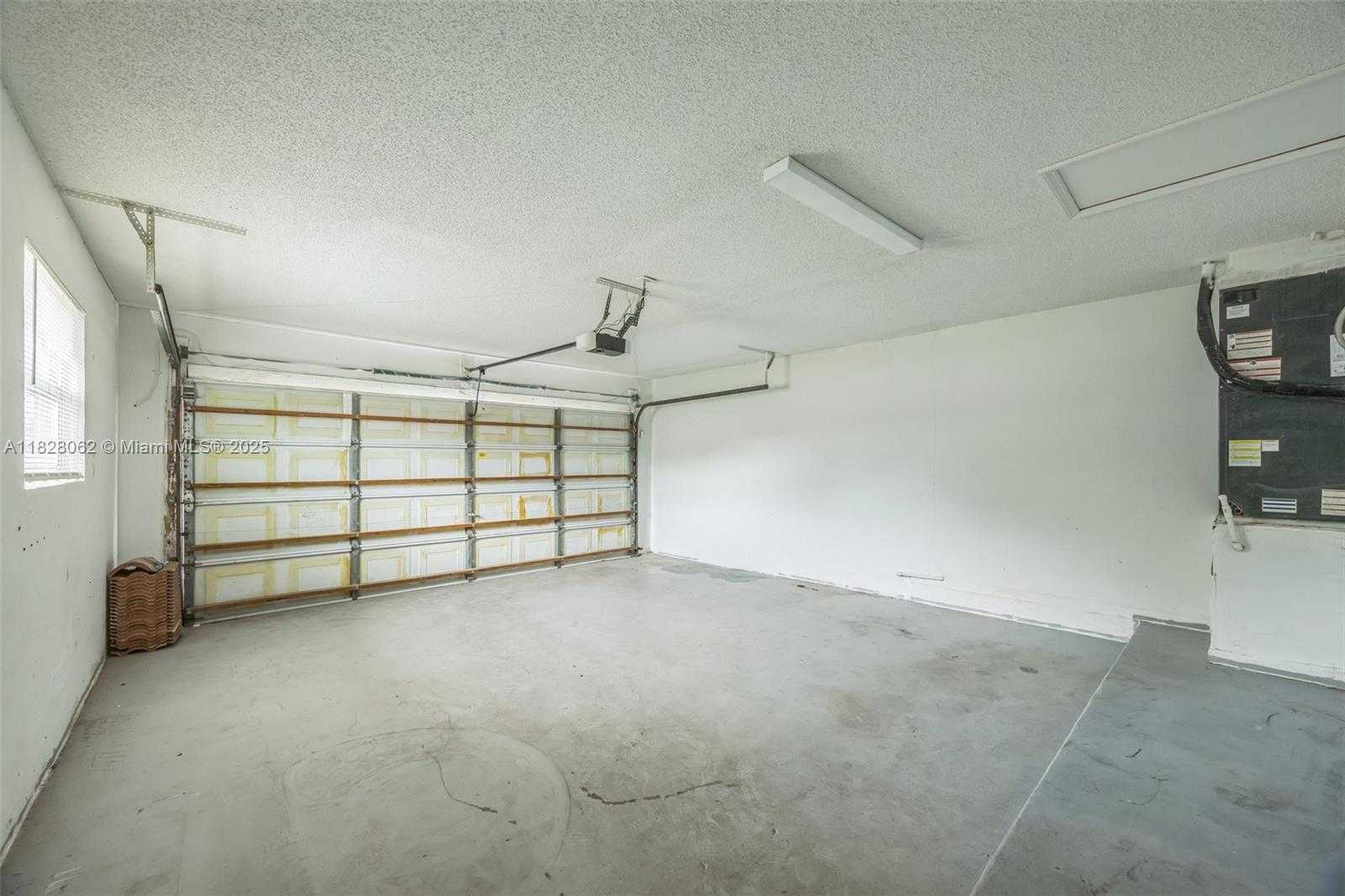 Small Image of 867 RAMBLEWOOD DR, Coral Springs Number 25