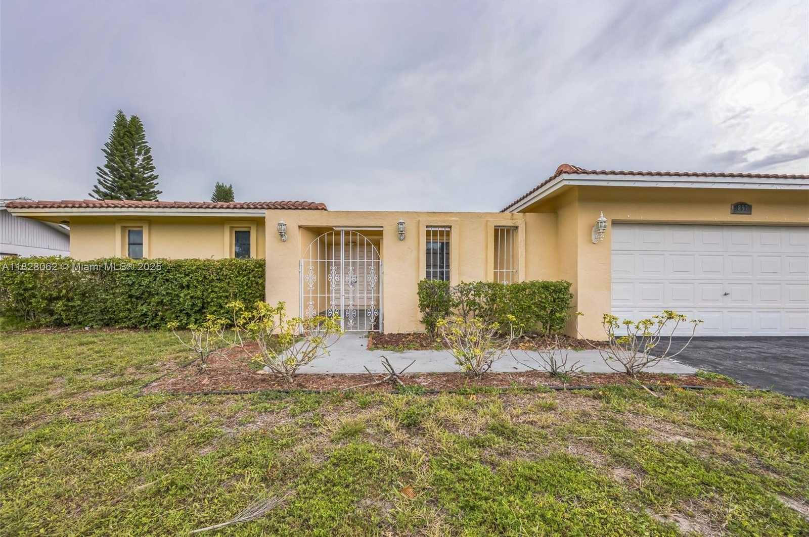 Small Image of 867 RAMBLEWOOD DR, Coral Springs Number 28