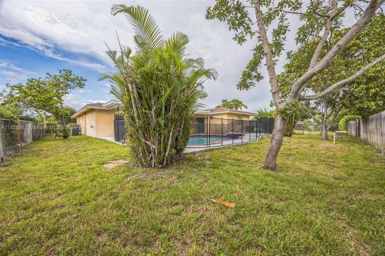Small Image of 867 RAMBLEWOOD DR, Coral Springs Number 29