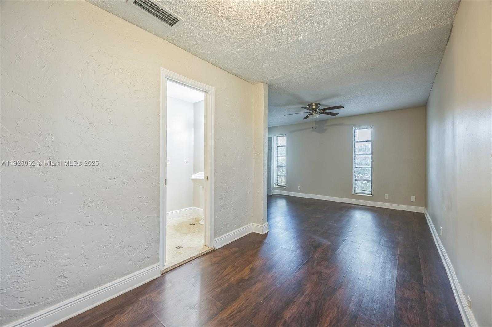 Small Image of 867 RAMBLEWOOD DR, Coral Springs Number 6