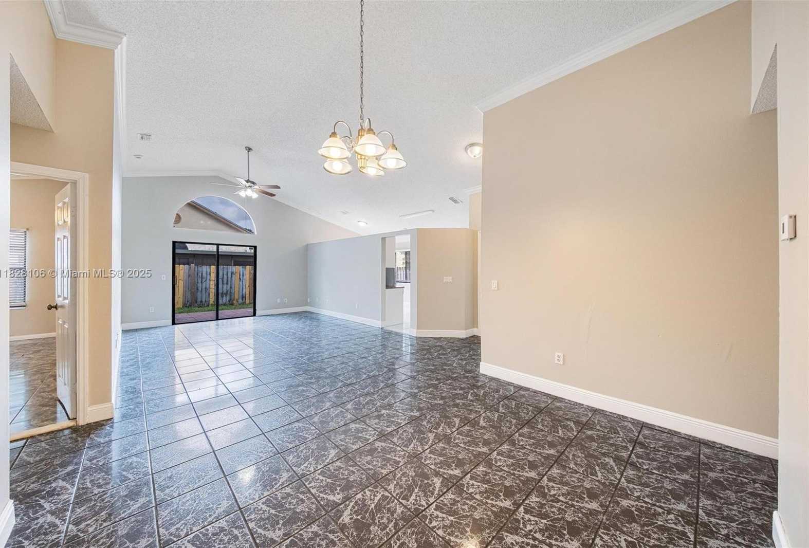 Small Image of 620 LAUREL WAY, North Lauderdale Number 11