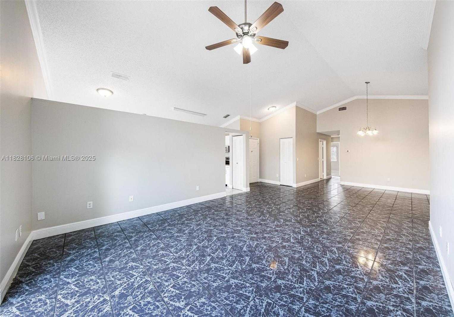 Small Image of 620 LAUREL WAY, North Lauderdale Number 12