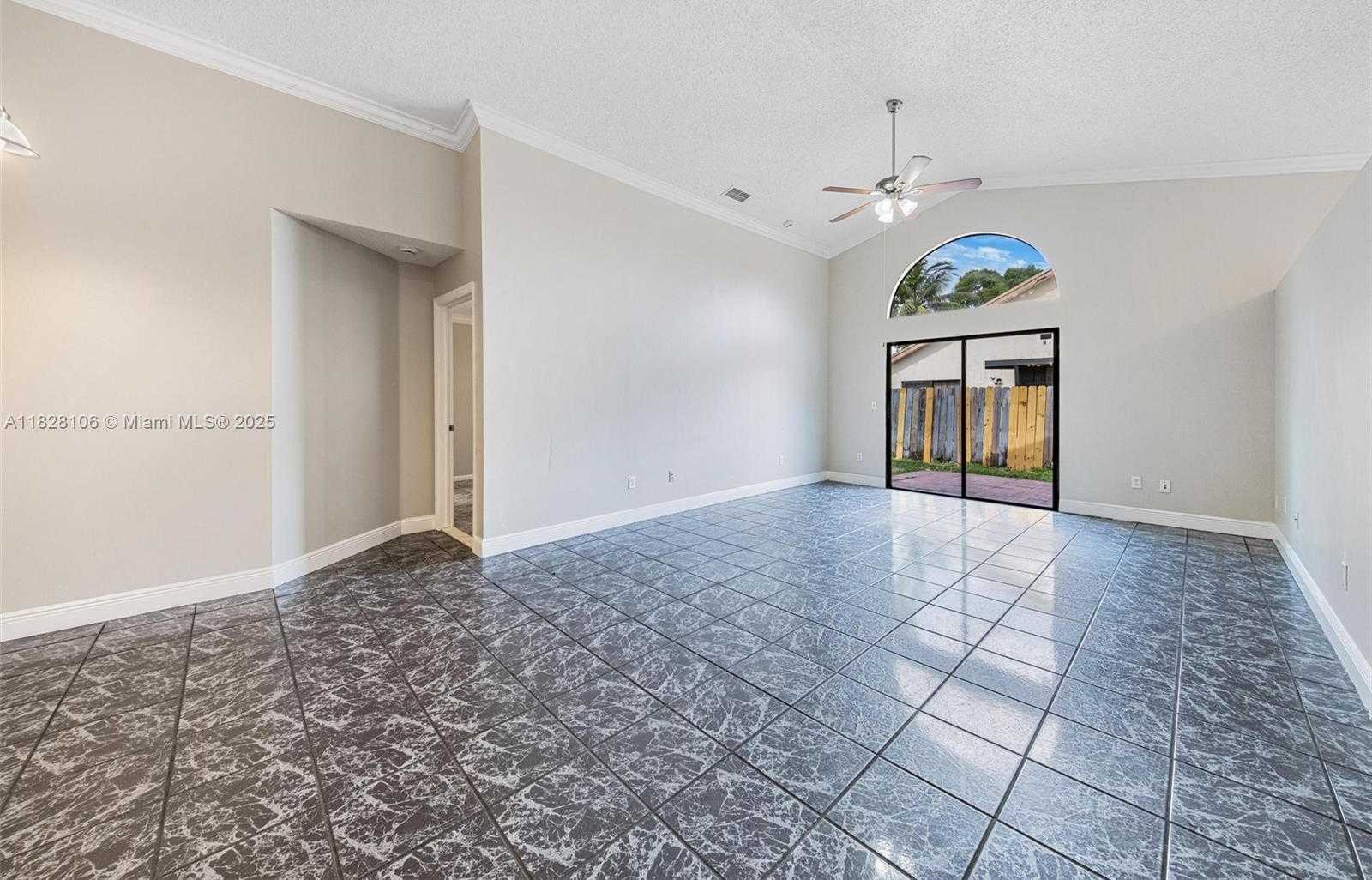 Small Image of 620 LAUREL WAY, North Lauderdale Number 13