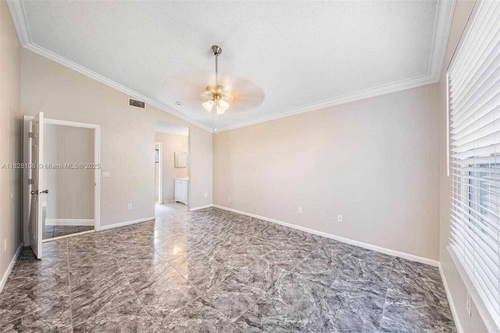 Small Image of 620 LAUREL WAY, North Lauderdale Number 14