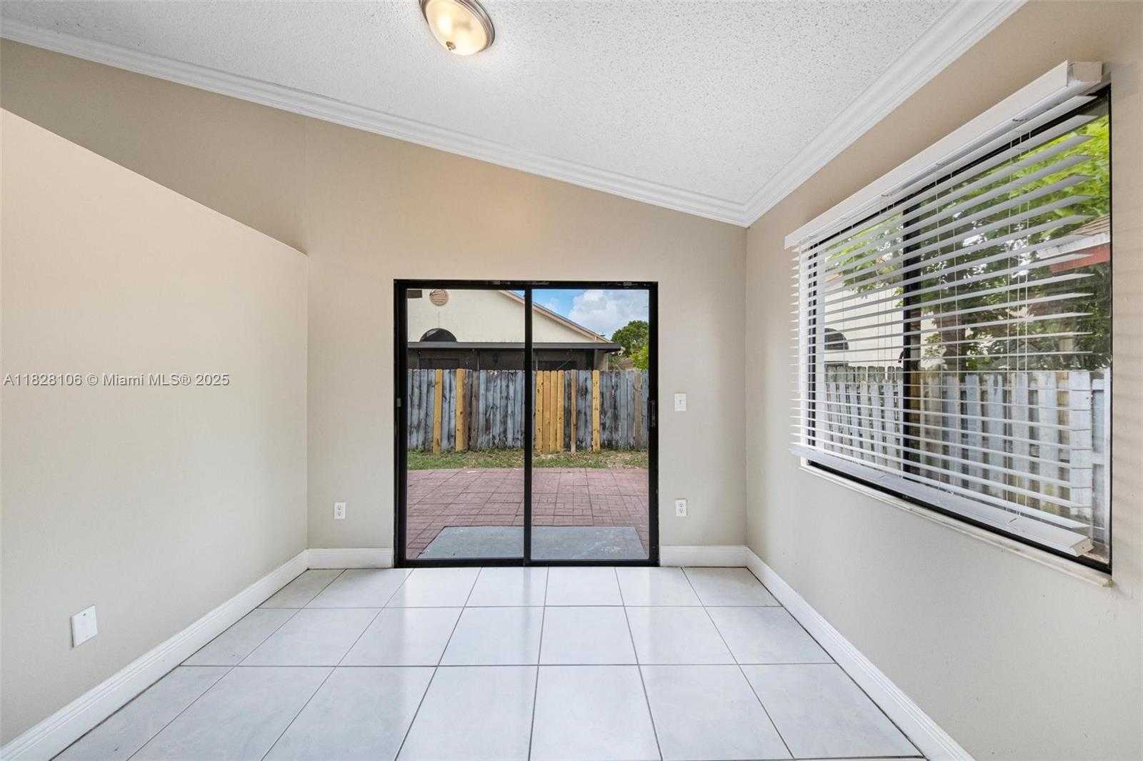 Small Image of 620 LAUREL WAY, North Lauderdale Number 21