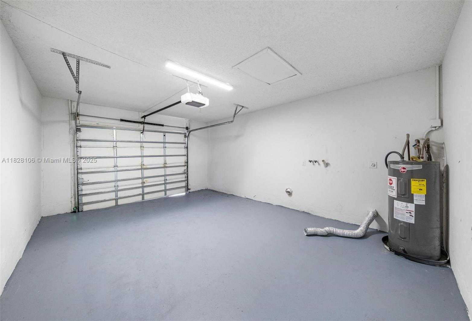 Small Image of 620 LAUREL WAY, North Lauderdale Number 22