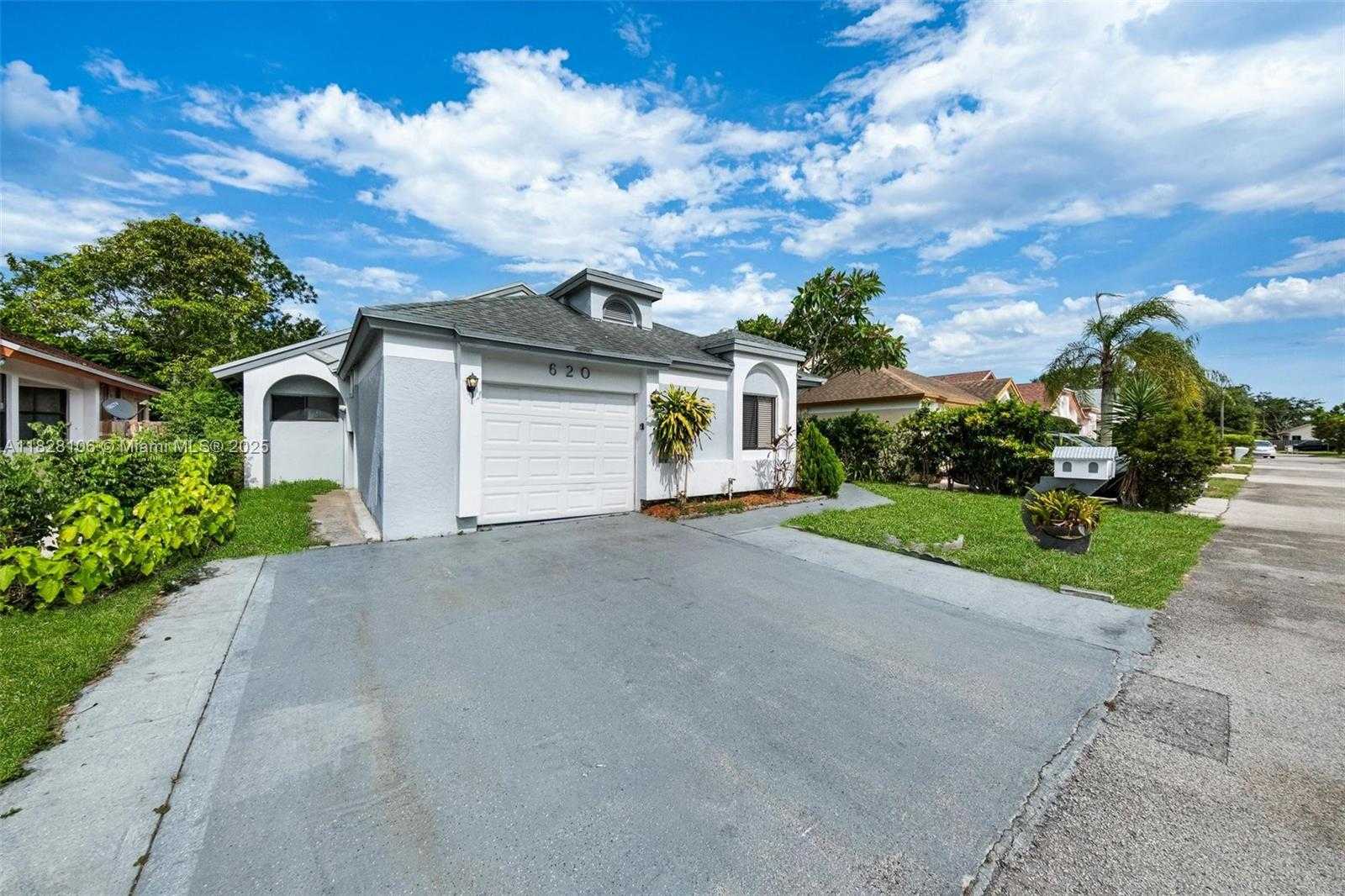 Small Image of 620 LAUREL WAY, North Lauderdale Number 35