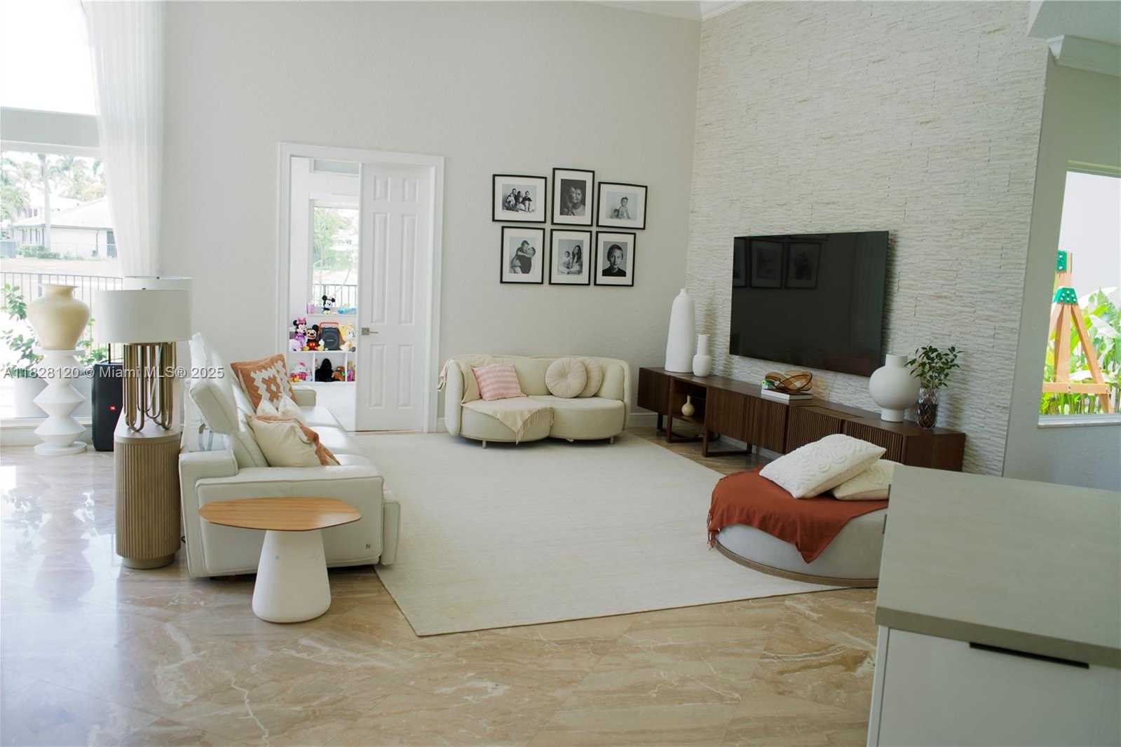 Small Image of 2493 POINCIANA DR, Weston Number 13