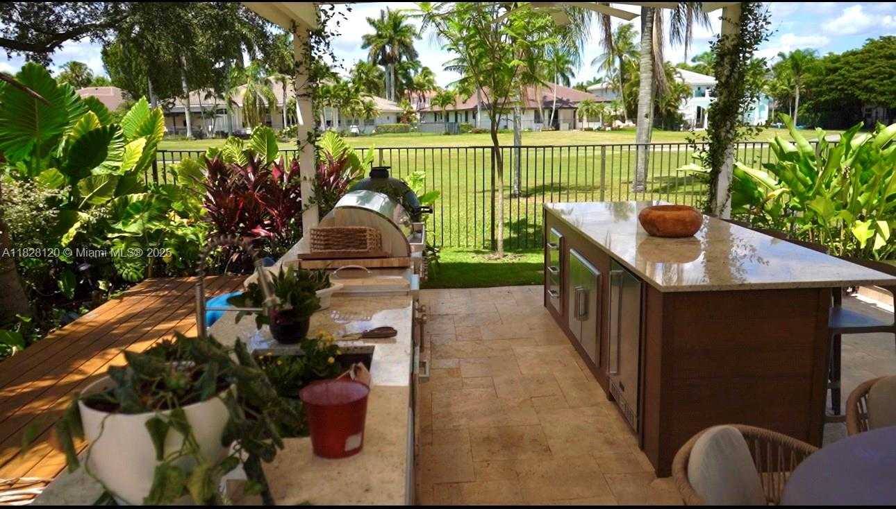 Small Image of 2493 POINCIANA DR, Weston Number 15
