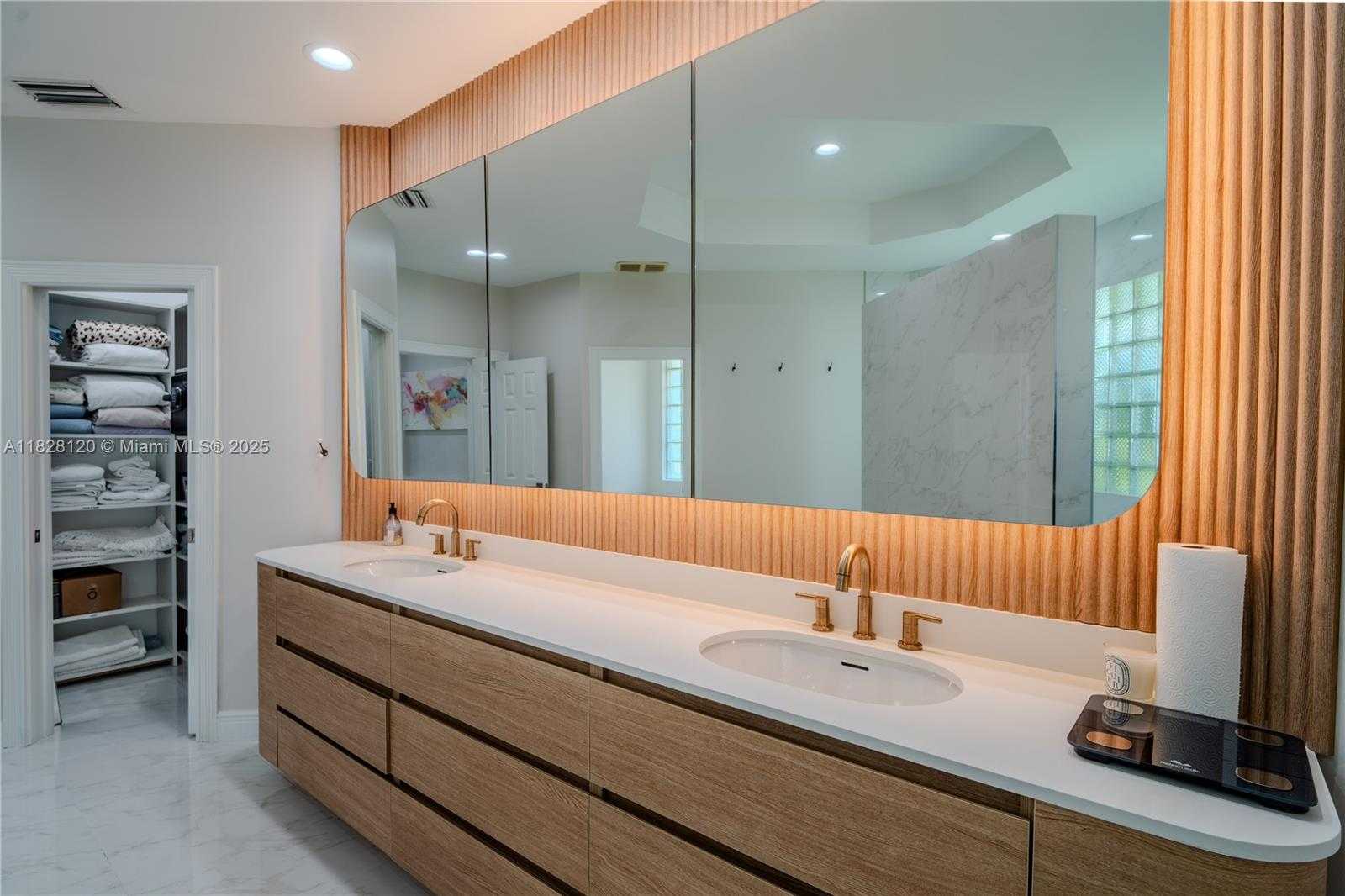 Small Image of 2493 POINCIANA DR, Weston Number 22