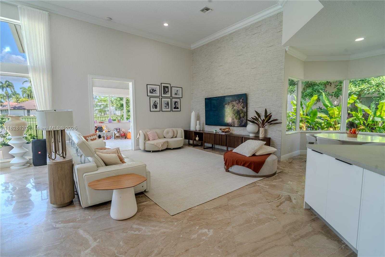 Small Image of 2493 POINCIANA DR, Weston Number 28