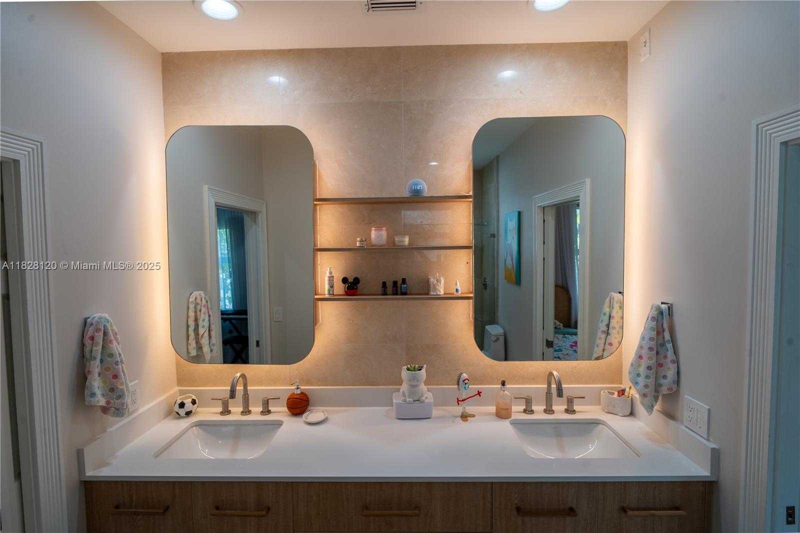 Small Image of 2493 POINCIANA DR, Weston Number 39