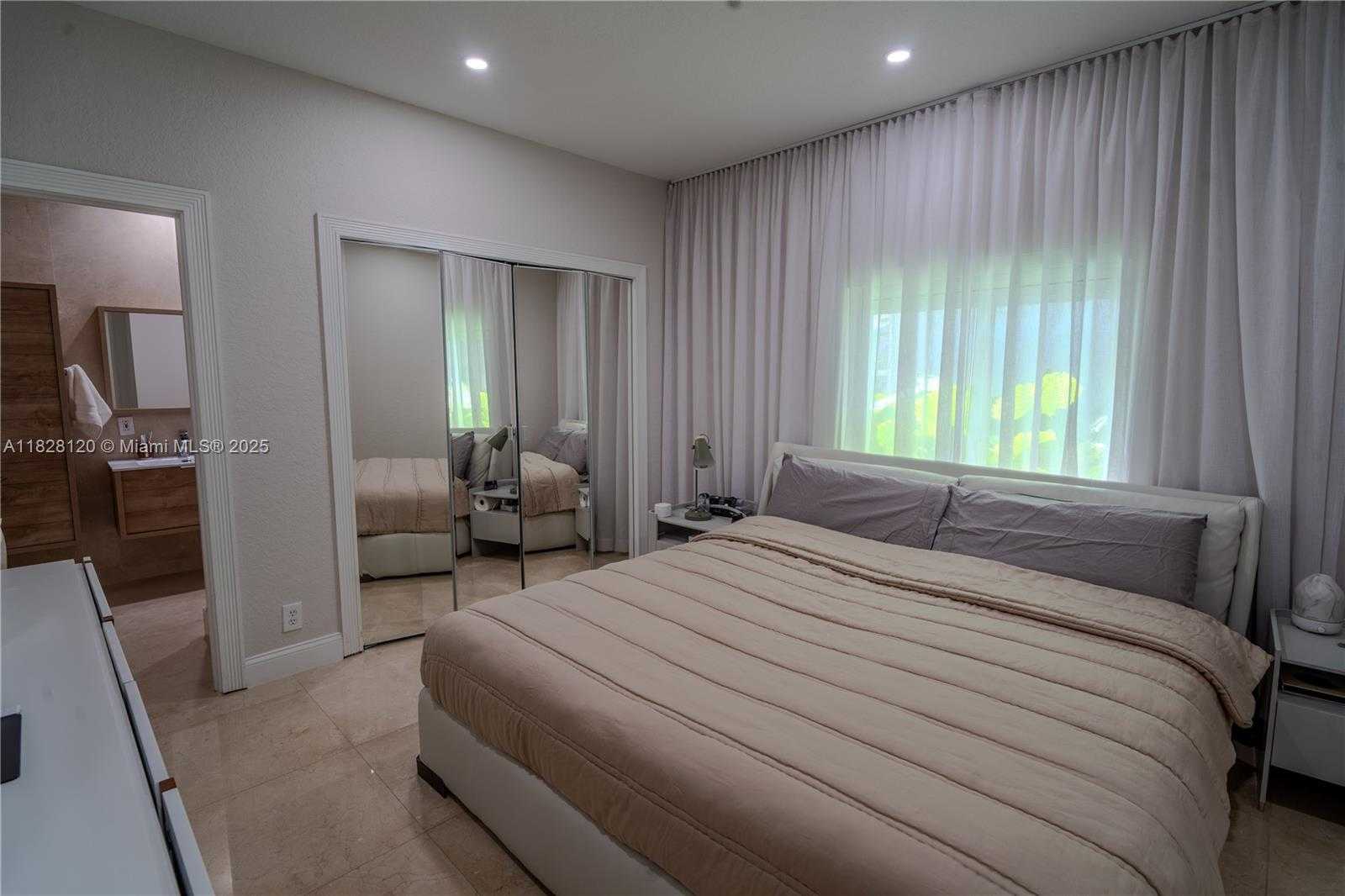 Small Image of 2493 POINCIANA DR, Weston Number 41