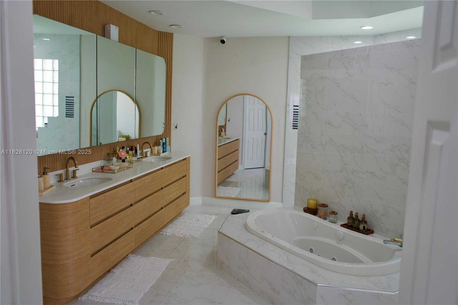 Small Image of 2493 POINCIANA DR, Weston Number 5