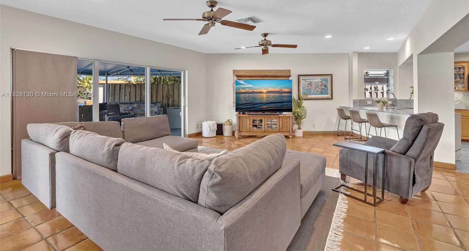Small Image of 2108 NORTH EAST 24TH ST, Wilton Manors Number 10
