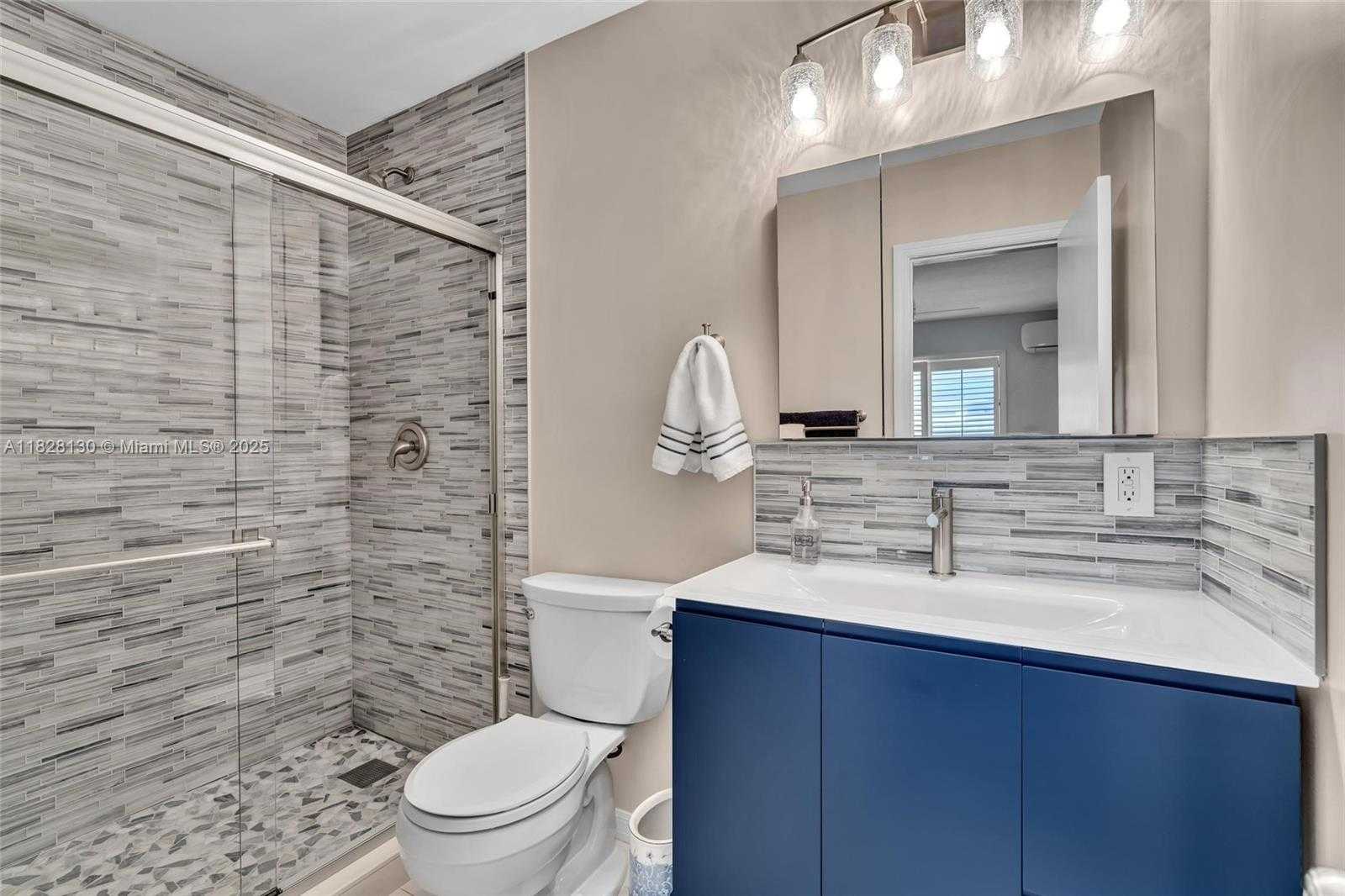 Small Image of 2108 NORTH EAST 24TH ST, Wilton Manors Number 16