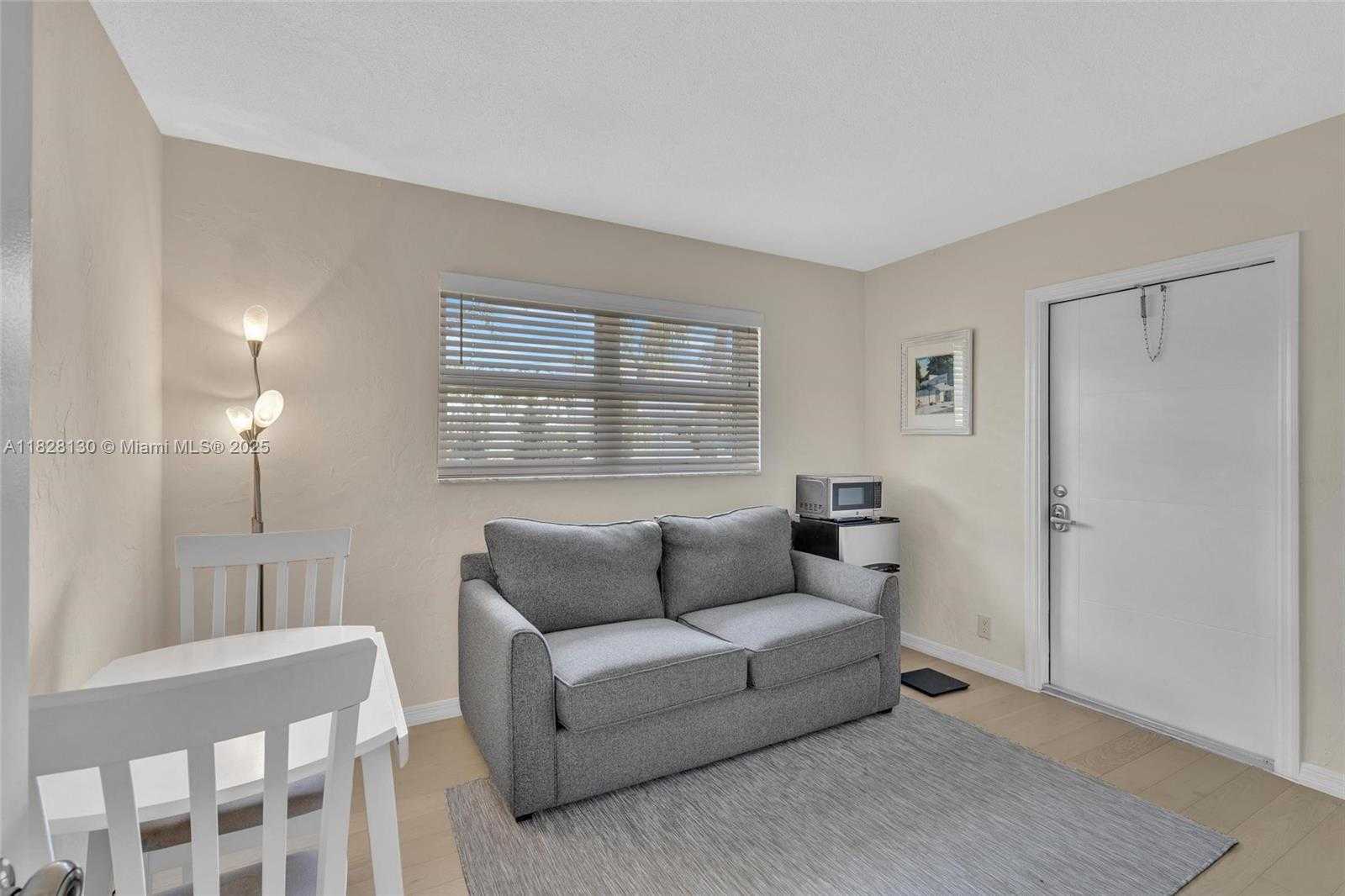 Small Image of 2108 NORTH EAST 24TH ST, Wilton Manors Number 17