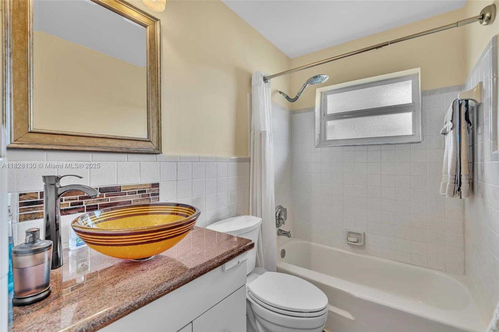 Small Image of 2108 NORTH EAST 24TH ST, Wilton Manors Number 18
