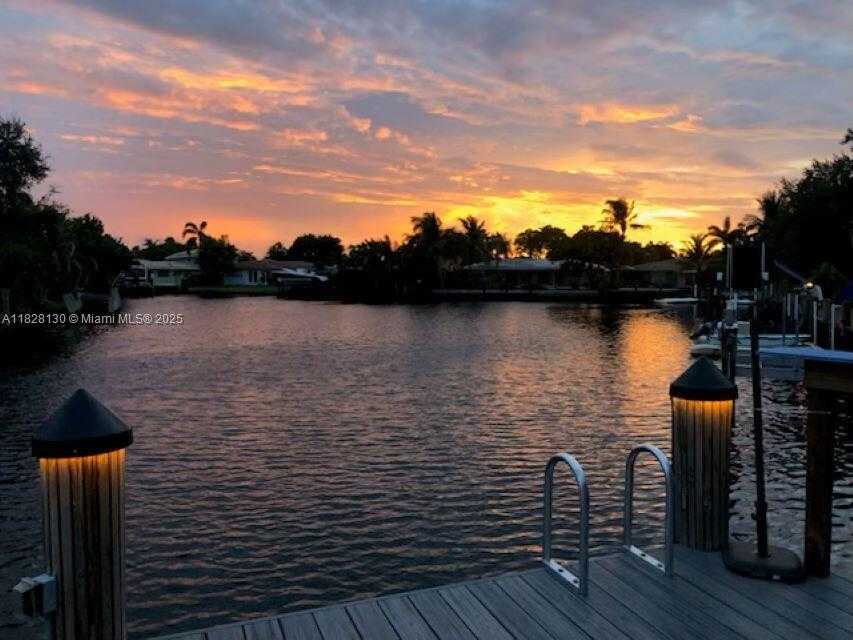 Small Image of 2108 NORTH EAST 24TH ST, Wilton Manors Number 25