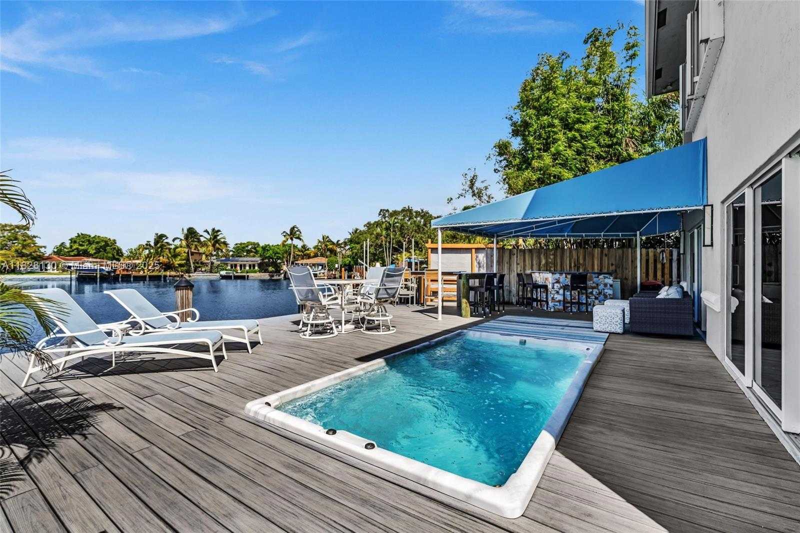 Small Image of 2108 NORTH EAST 24TH ST, Wilton Manors Number 3