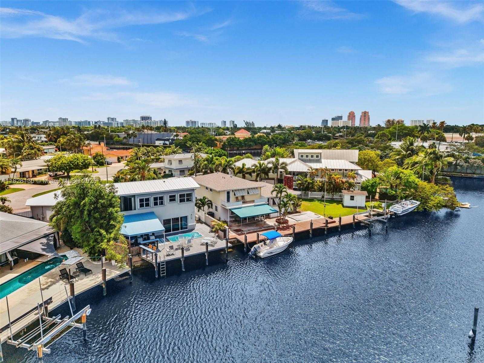 Small Image of 2108 NORTH EAST 24TH ST, Wilton Manors Number 4