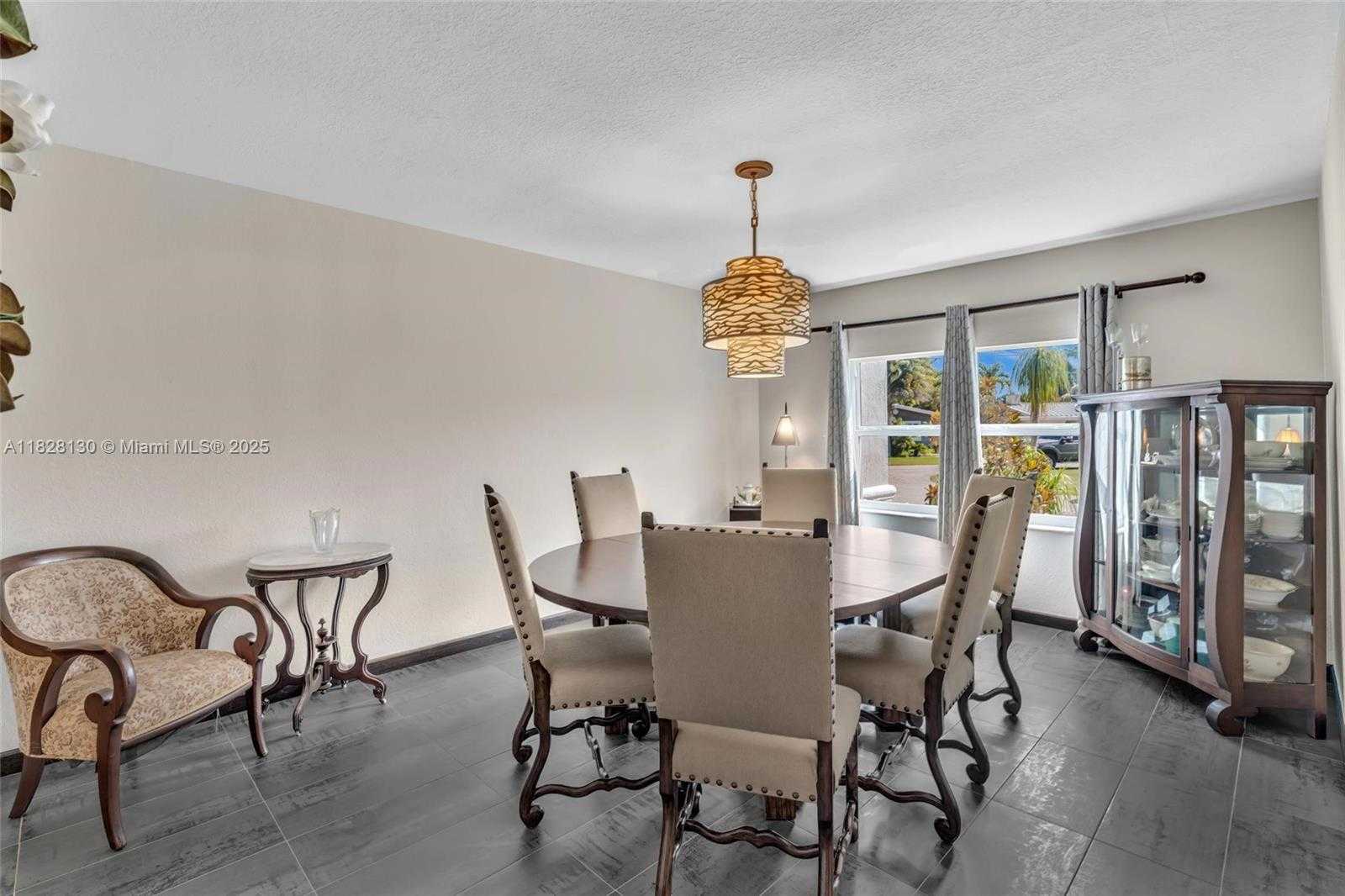 Small Image of 2108 NORTH EAST 24TH ST, Wilton Manors Number 9