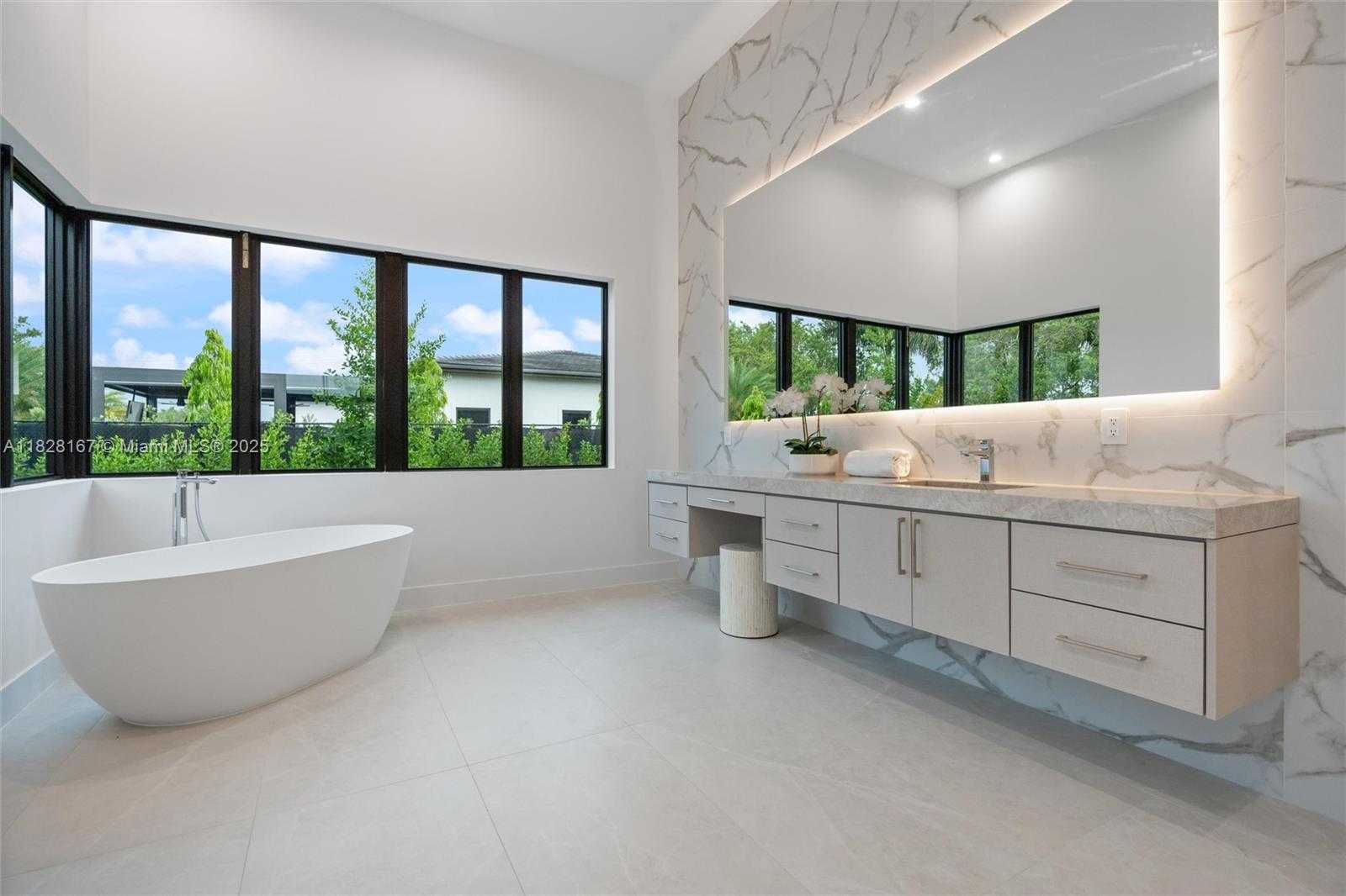 Small Image of 14930 SOUTH WEST 16TH CT, Davie Number 29