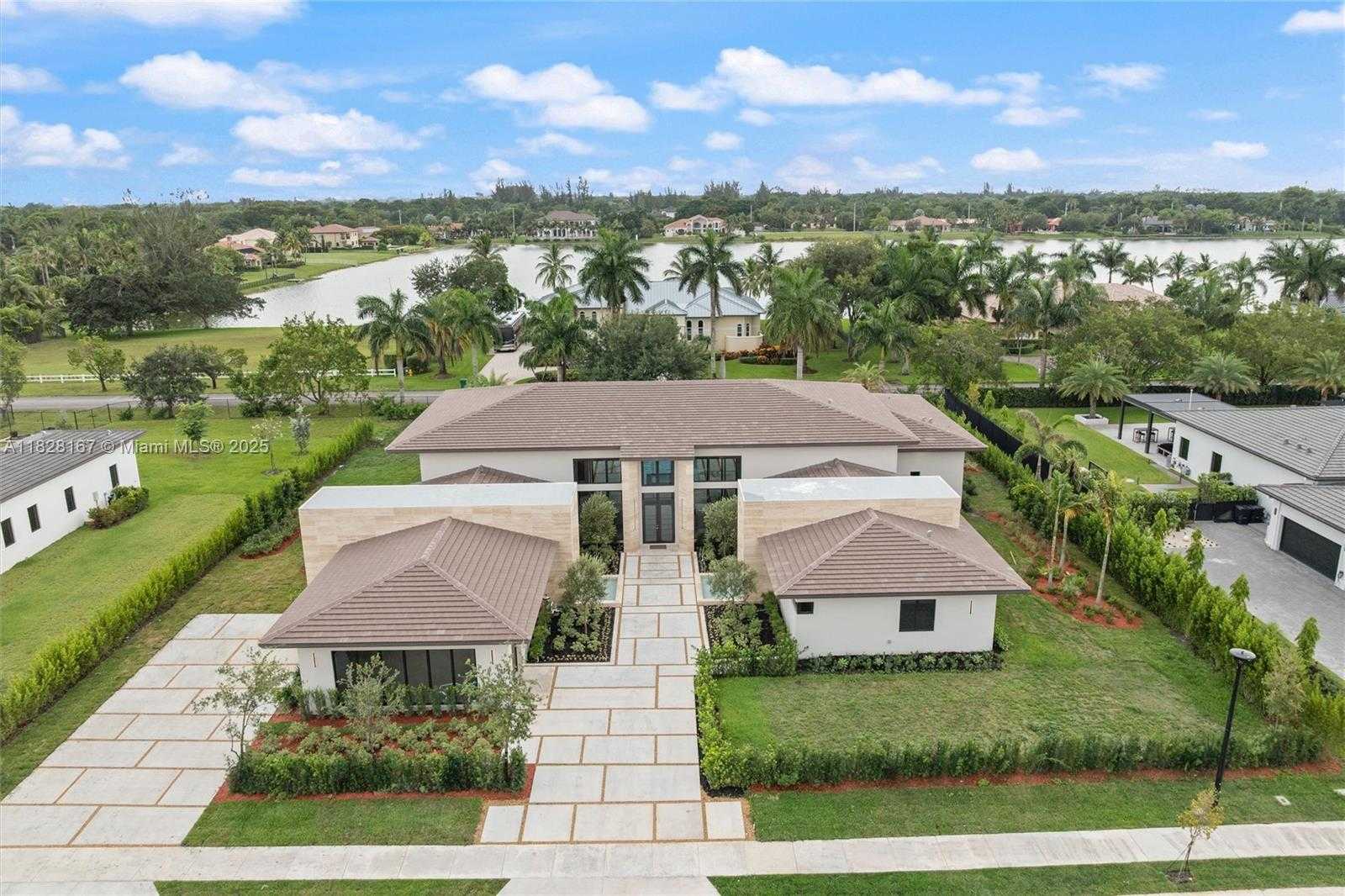Small Image of 14930 SOUTH WEST 16TH CT, Davie Number 35