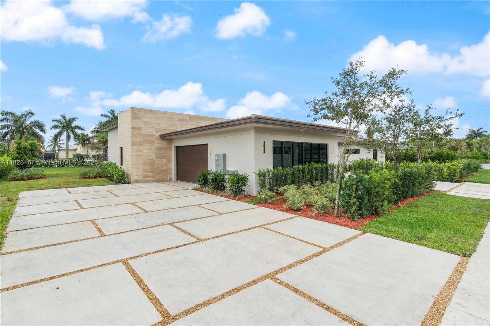 Small Image of 14930 SOUTH WEST 16TH CT, Davie Number 36