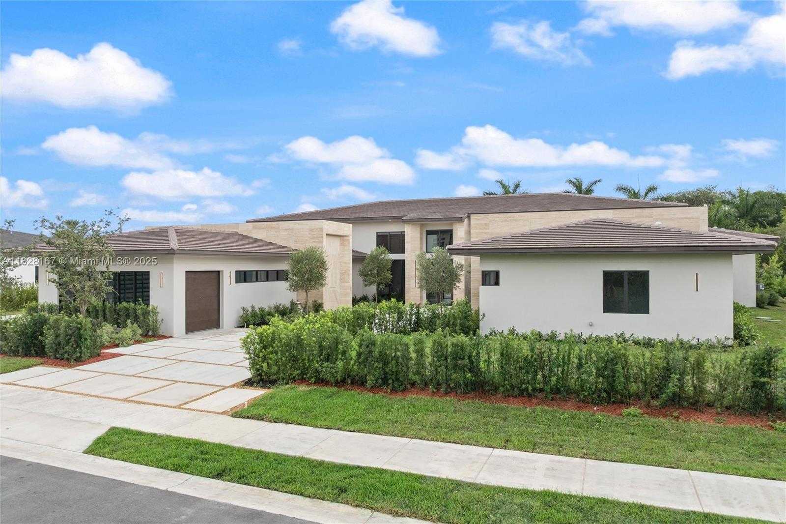 Small Image of 14930 SOUTH WEST 16TH CT, Davie Number 37