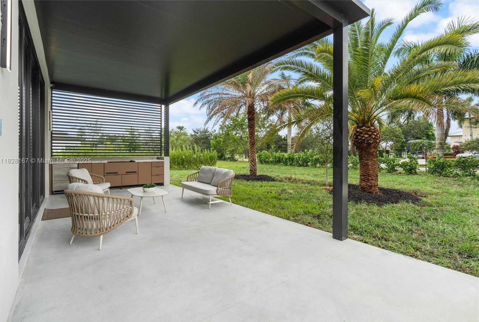 Small Image of 14930 SOUTH WEST 16TH CT, Davie Number 43