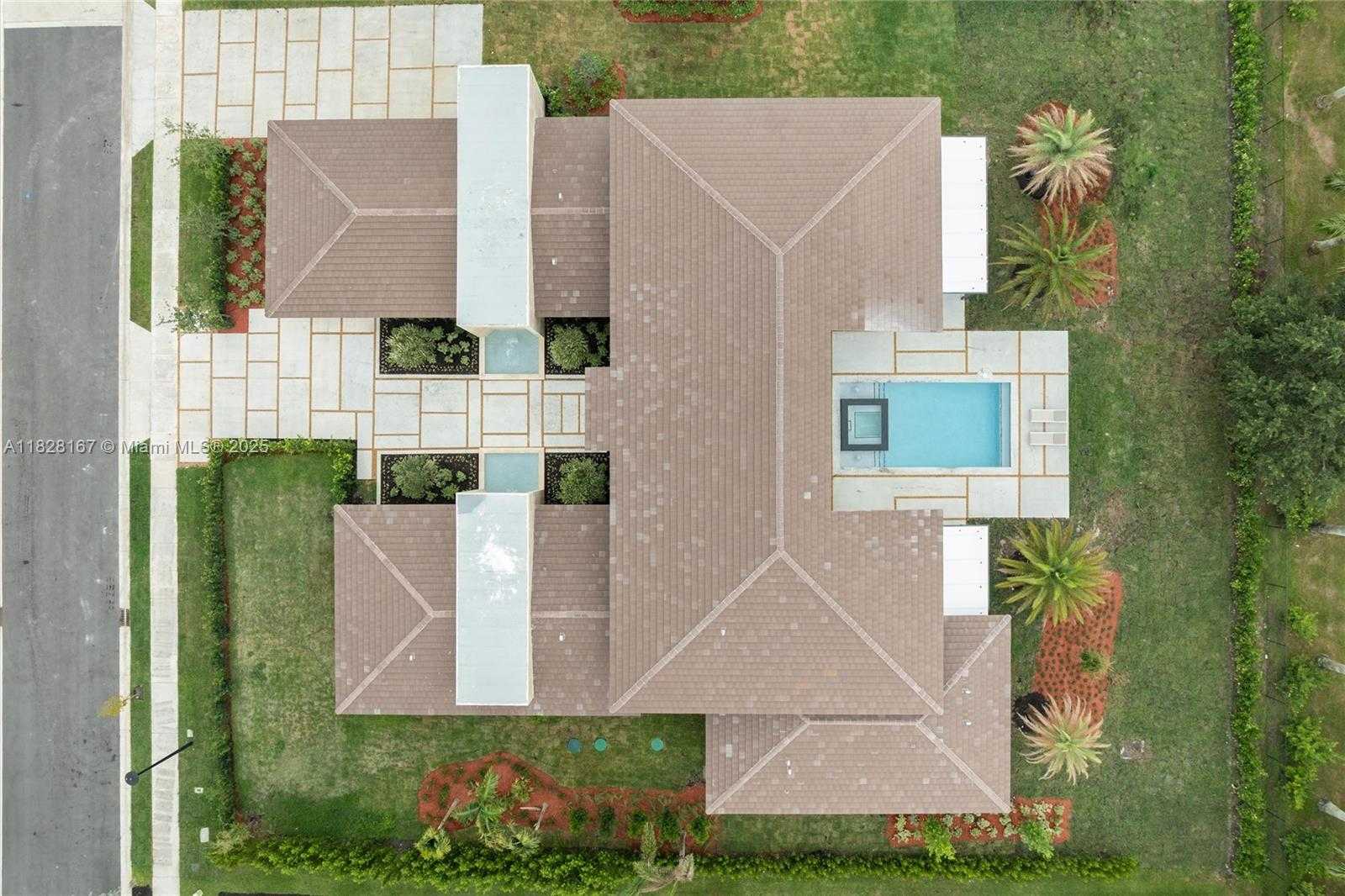 Small Image of 14930 SOUTH WEST 16TH CT, Davie Number 45