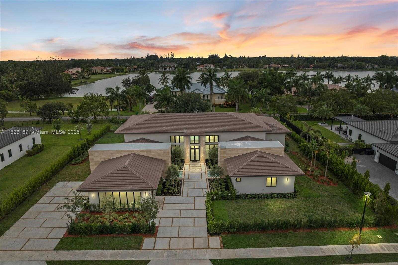 Small Image of 14930 SOUTH WEST 16TH CT, Davie Number 49