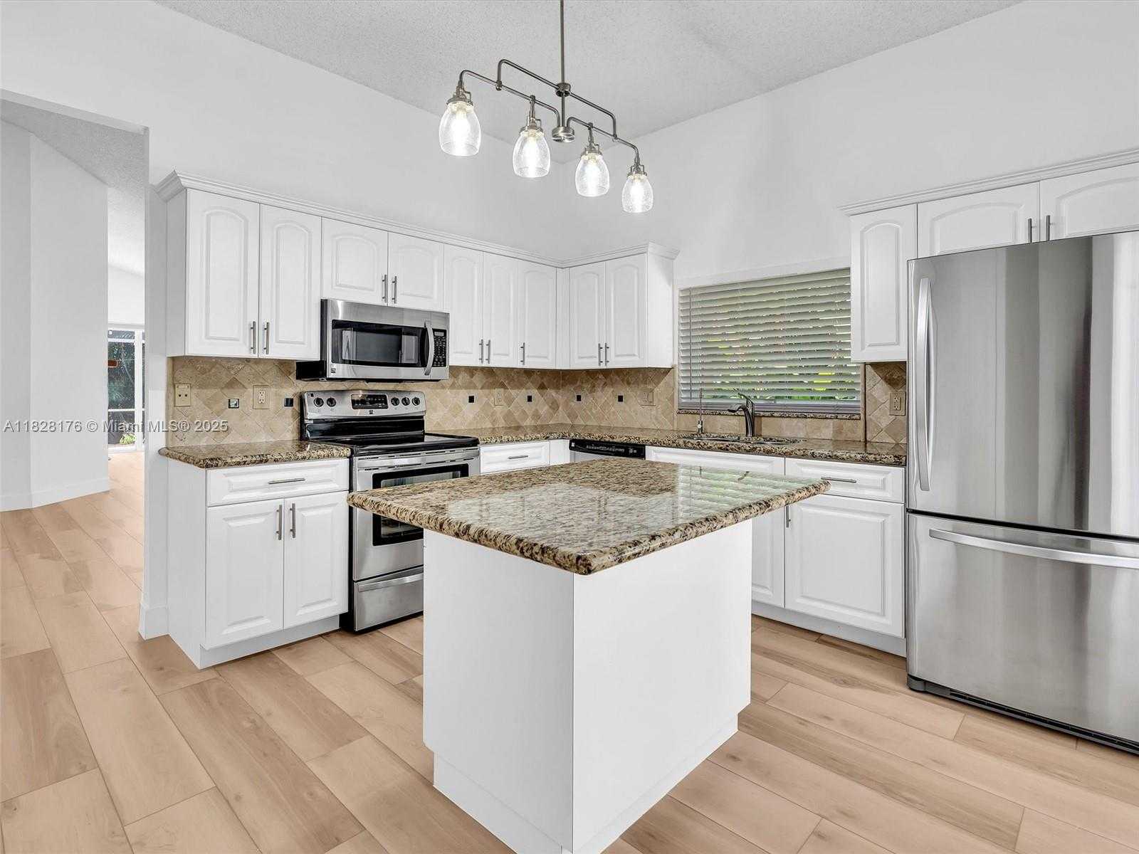 Small Image of 10370 NORTH WEST 11TH ST, Plantation Number 11