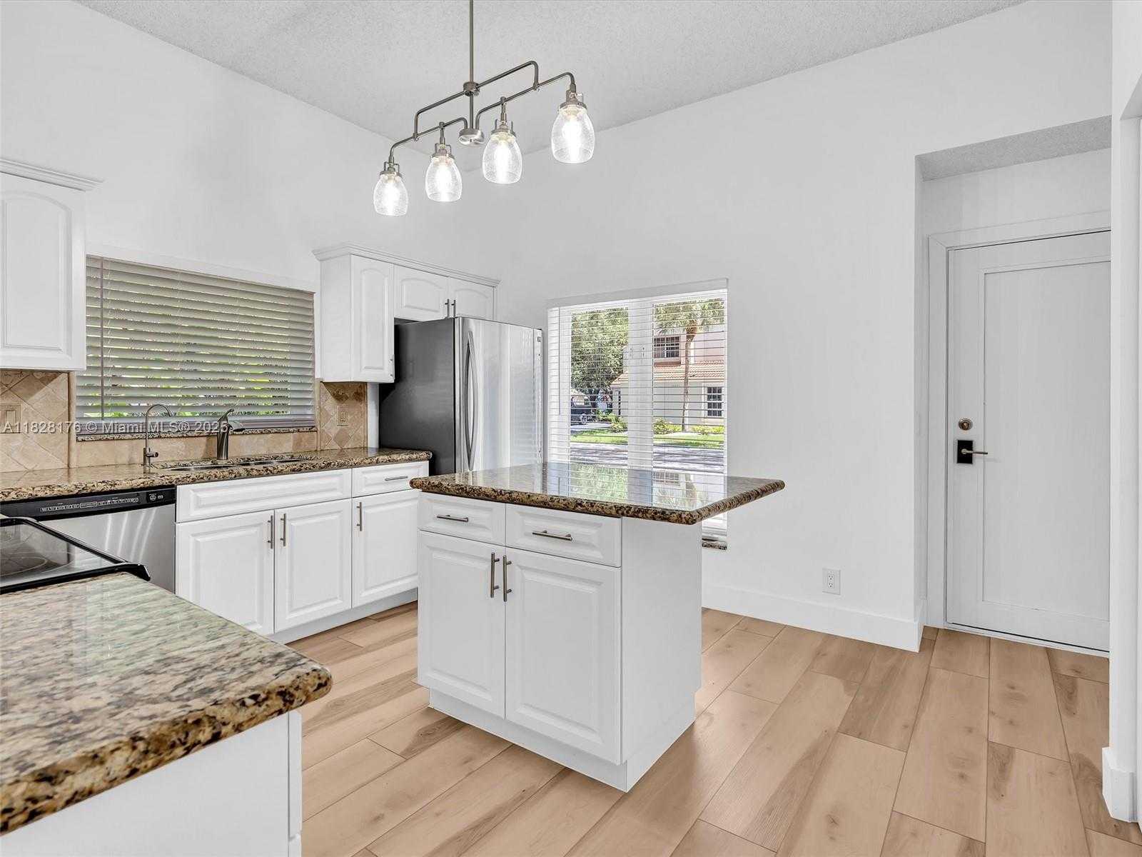 Small Image of 10370 NORTH WEST 11TH ST, Plantation Number 12
